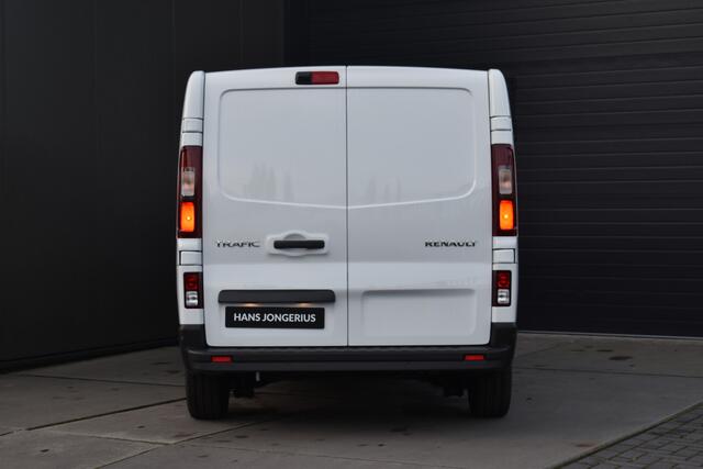 Renault TRAFIC Advance | Achteruitrijcamera a | C-Shape LED dagrijverlichting | EASY LINK navigatiesysteem met 8" touchscreen en DAB+ radio