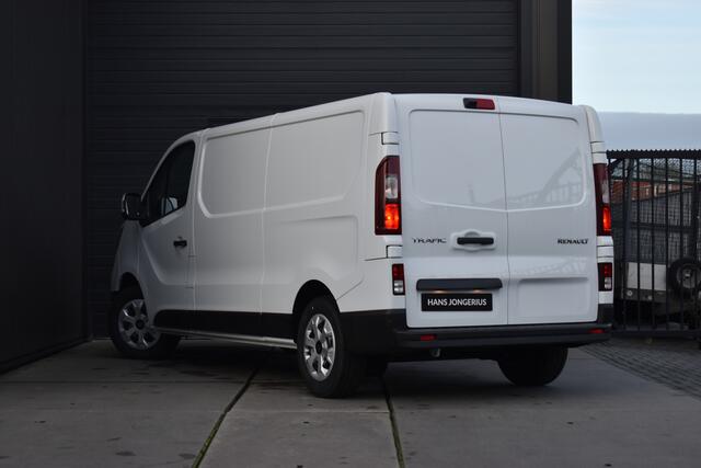 Renault TRAFIC Advance | Achteruitrijcamera a | C-Shape LED dagrijverlichting | EASY LINK navigatiesysteem met 8" touchscreen en DAB+ radio