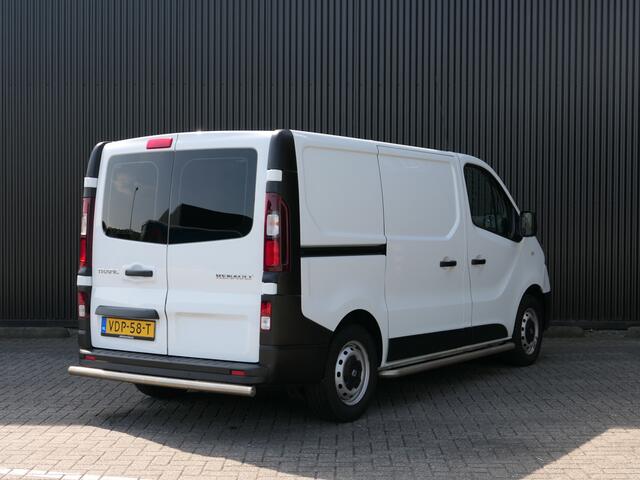 Renault TRAFIC 1.6 dCi 95 T29 L1H1 Comfort *Achterdeuren met ruiten!* - Betimmering + kasten, cruise, navi, sidebars