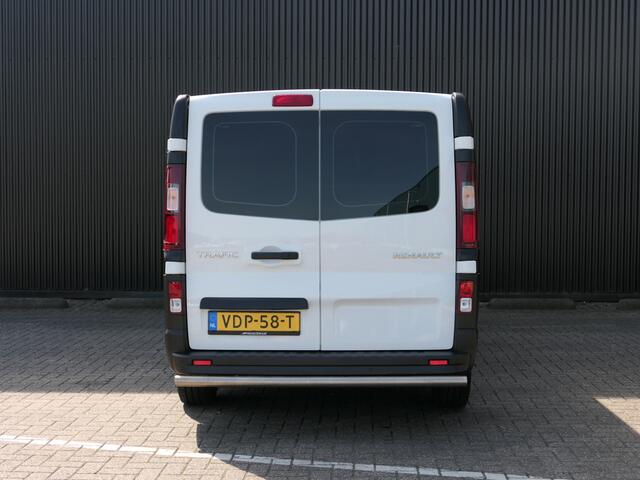 Renault TRAFIC 1.6 dCi 95 T29 L1H1 Comfort *Achterdeuren met ruiten!* - Betimmering + kasten, cruise, navi, sidebars