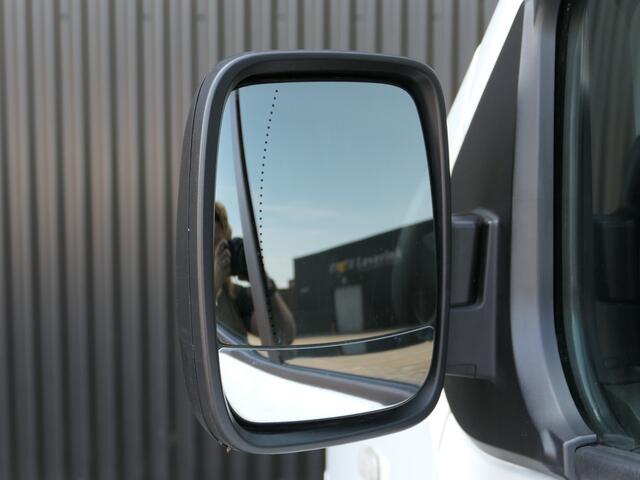 Renault TRAFIC 1.6 dCi 95 T29 L1H1 Comfort *Achterdeuren met ruiten!* - Betimmering + kasten, cruise, navi, sidebars