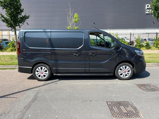 Renault TRAFIC Red 2.0 CDI, L1 H1, 150 PK, Euro 6, Airco, cruise, nav, camera,