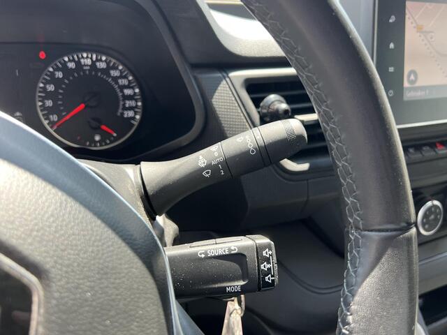 Renault TRAFIC 2.0 dCi 130 T30 L2H1 Work Edition | Trekhaak | Achteruitrijcamera | Navigatie | DAB | LED | Parkeersensoren voor & achter | Cruise Control | Airco |