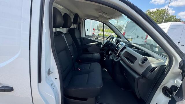 Renault TRAFIC 1.6 DCI 89KW 121PK EURO 6 AIRCO/ CRUISE CONTROL/ NAVIGATIE/ TREKHAAK/ 100% DEALERONDERHOUDEN