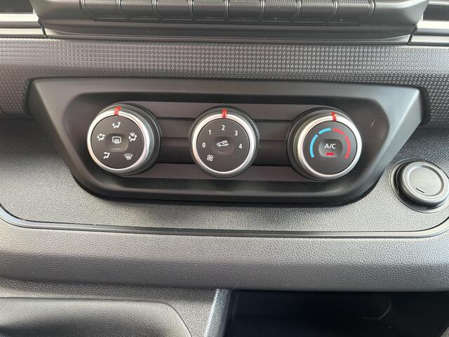Renault TRAFIC 2.0 Blue dCi 130 T30 L2H1*A/C*CRUISE*CAMERA*3PERS