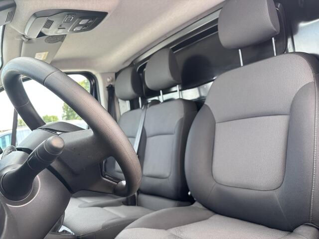Renault TRAFIC 2.0 Blue dCi 130 T30 L2H1*A/C*CRUISE*CAMERA*3PERS
