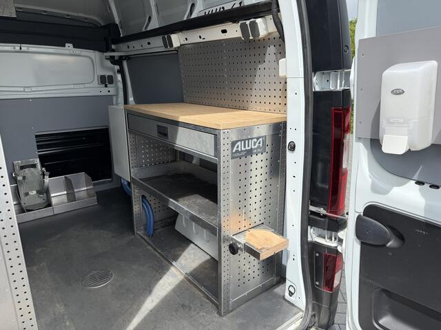 Renault TRAFIC 2.0 dCi 145 PK / L1H2 / ALUC INRICHTING / TREKHAAK / AIRCO / CRUISE / CAMERA / LED