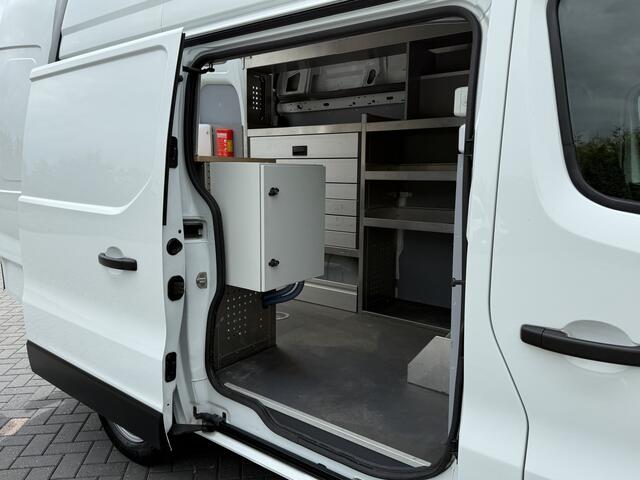 Renault TRAFIC 2.0 dCi 145 PK / L1H2 / ALUC INRICHTING / TREKHAAK / AIRCO / CRUISE / CAMERA / LED
