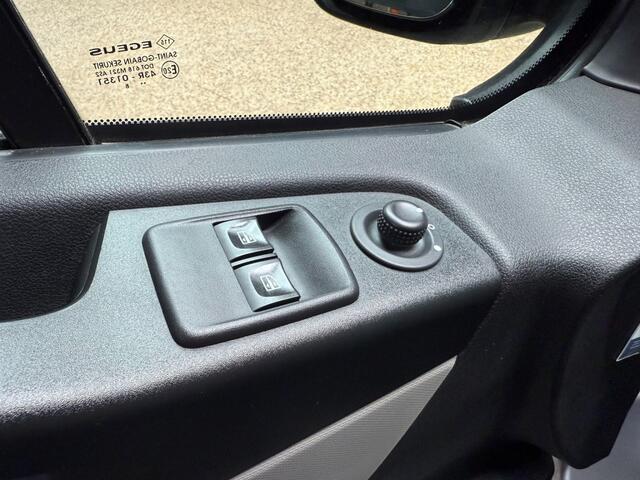 Renault TRAFIC 1.6 DCI Airco usb cruise control trekhaak pdc 3zits