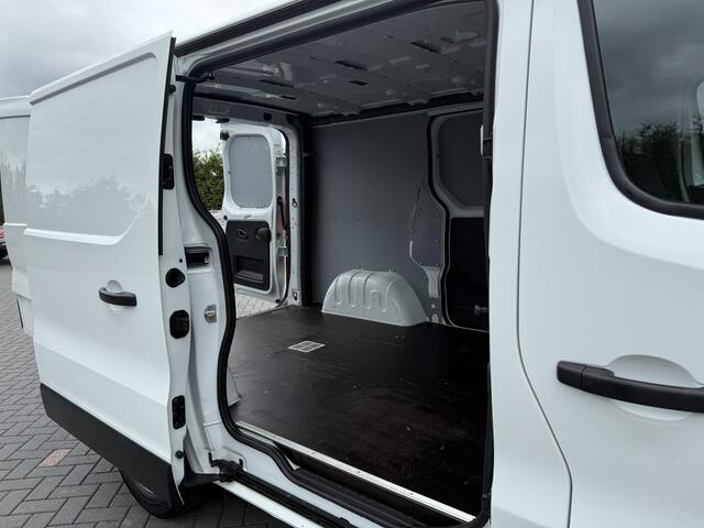 Renault TRAFIC 2.0 dCi 120 PK / L1H1 / 1e EIG. / 2x SCHUIFDEUR / TREKHAAK / AIRCO / CRUISE / NAVI