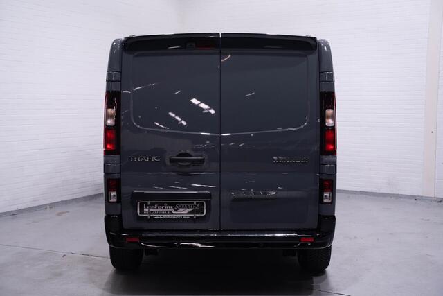 Renault TRAFIC 2.0 dCi 130 pk L2H1 Black Edition Camera, 18" LMV LED Koplampen, Spoiler V+A, Black Pack, BPM Vrij, 3-Zits