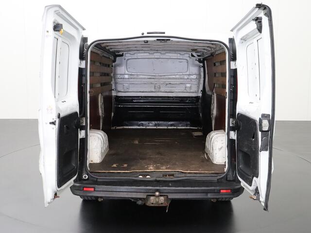 Renault TRAFIC 1.6DCi 125PK Lang | Navigatie | Airco | 3-Persoons | Trekhaak