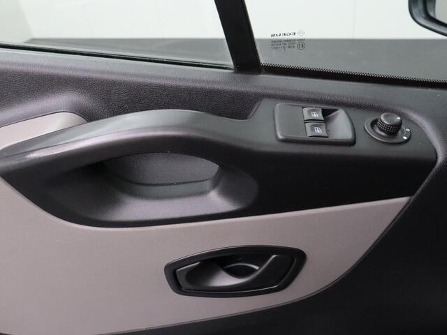 Renault TRAFIC 1.6DCi 125PK Lang | Navigatie | Airco | 3-Persoons | Trekhaak