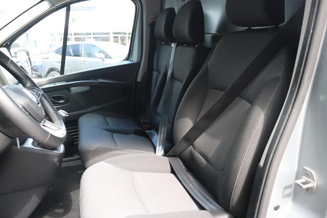 Renault TRAFIC 2.0 dCi 130 T30 L2H1 Work Edition | Parkeersensor | Airco | Trekhaak | Navigatie | Laadruimte betimmering | 2 schuifdeuren |