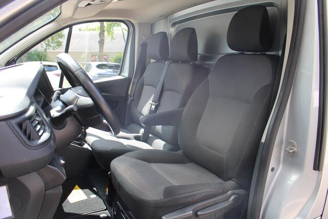 Renault TRAFIC 2.0 dCi 130 T30 L2H1 Work Edition | Trekhaak | Navigatie | Parkeersensoren | Cruise Control