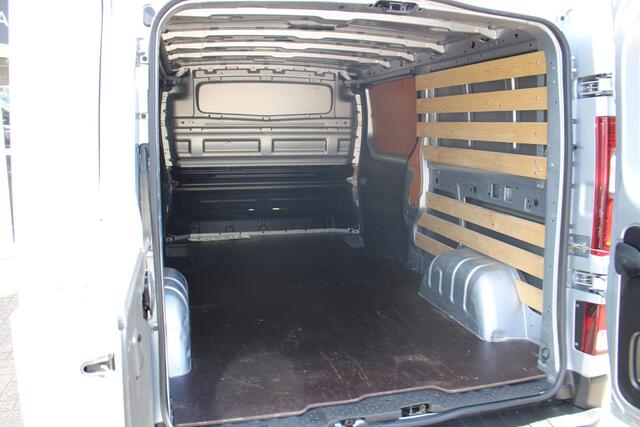 Renault TRAFIC 2.0 dCi 130 T30 L2H1 Work Edition | Trekhaak | Navigatie | Parkeersensoren | Cruise Control