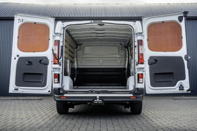 Renault TRAFIC dCi 110 T30 L2H1 | Navigatie | 3-Zits | Cruise | PDC | Airco | Euro 6