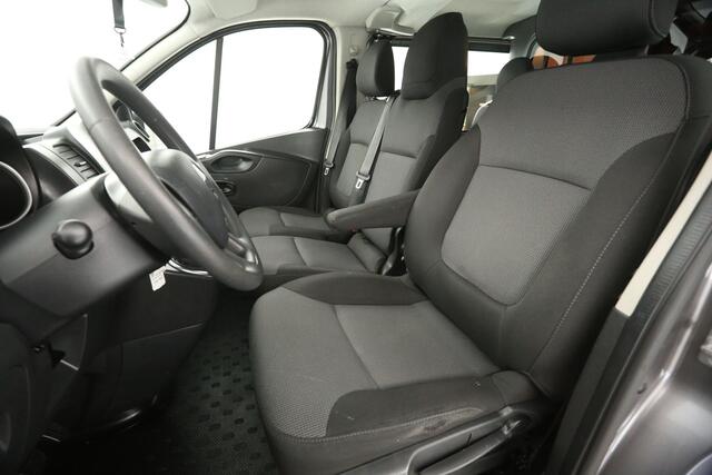 Renault TRAFIC 2.0 dCi T29 L1H1 | 145PK Aut. | DC | 6 Persoons | Camera | Carplay | Airco | Cruise | Trekhaak | Imperiaal | LED | PDC