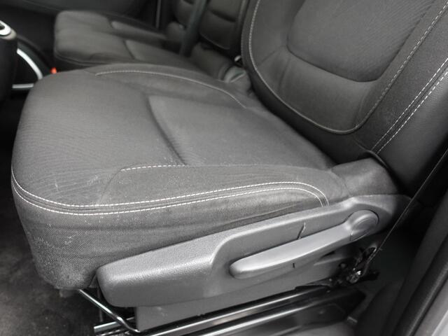 Renault TRAFIC Passenger 2.0 dCi 120 L2H1 9 Persoons Airco Bluetooth Led Parkeersensoren