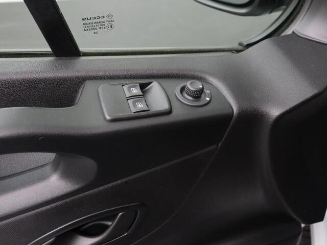 Renault TRAFIC 1.6DCi 2xSchuifdeur | Imperiaal | Trekhaak | Camera | Airco | Cruise | 3-Persoons | Betimmering