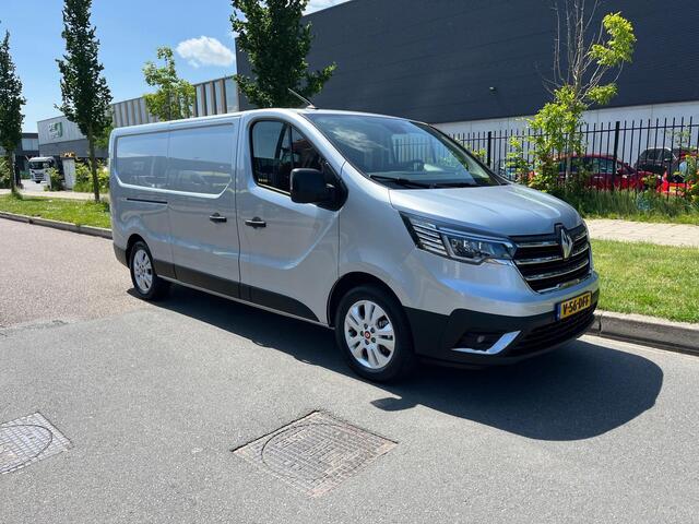 Renault TRAFIC E-Tech Red L2 H1, Airco, Nav, Camera