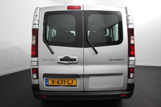 Renault TRAFIC Passenger 1.6 dCi Grand Authentique Energy incl. BPM/ BTW L2H1 8 persoons ! Navigatie Airco voor en achter Parkeer sensoren Cruise Control Bumpers in kleur