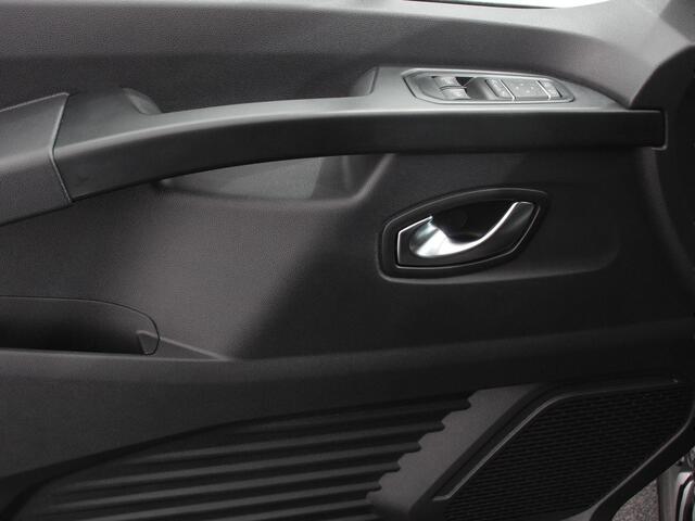 Renault TRAFIC 2.0 Blue dC1 150 EDC T29 L2H1 Extra Dubbele Cabine Navigatie Airco Lichtmetalen velgen Betimmering Trekhaak Camera Parkeer sensoren Dab