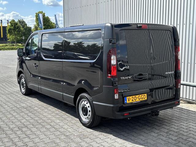 Renault TRAFIC 2.0 Blue dCi 130 T30 L2H1*A/C*CRUISE*CAMERA*3PERS