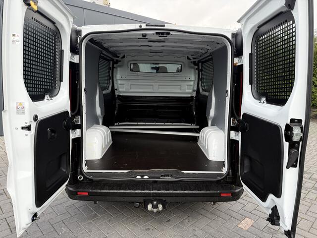 Renault TRAFIC 2.0 dCi 145 PK AUTOMAAT / L1H1 / 2x SCHUIFDEUR / TREKHAAK / AIRCO / CRUISE / 3-ZITS / LED