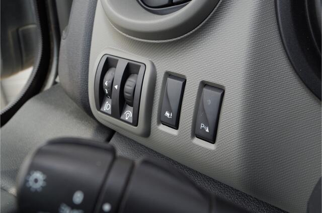 Renault TRAFIC 1.6 dCi T29 L1H1 Comfort > trekhaak/navi/cruise/bluetooth/goed onderhouden...