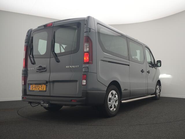 Renault TRAFIC - 9 Persoons bus! - All Seasonbanden - Achteruitrijcamera - Cruise Control - Sidebars - Trekhaak - Dealeronderhouden
