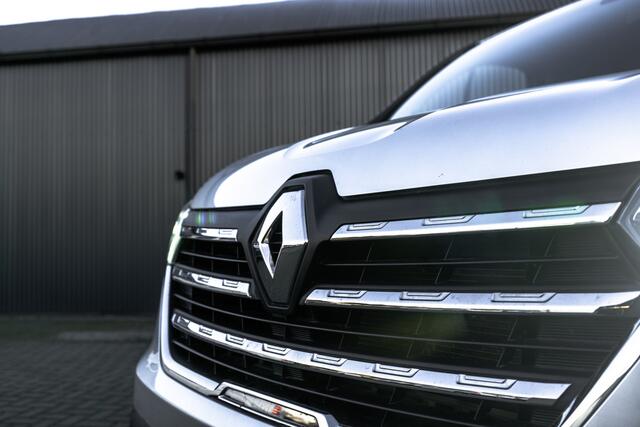 Renault TRAFIC Blue dCi 150PK | L2H1 | 9-Zits | IN BPM/BTW | LED | Canera | Navi | Zijschuifdeur R+L | Cruise | Airco | PDC | Euro 6