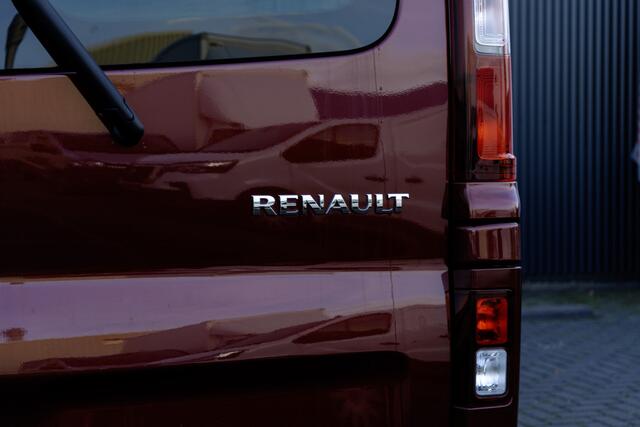 Renault TRAFIC Renault Trafic Blue dCi 150PK | L2H1 | 9-Zits | IN BTW/BPM | LED | Camera | Navi | Zijschuifdeur R+L | Cruise | Airco | PDC | Euro 6