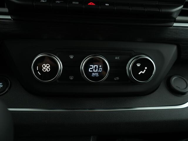 Renault TRAFIC L2 H1 DC 2.0 BLUE DCI EDC 170 T29 EXTRA | Trekhaak | Betimmering | Ramen/wissers achter