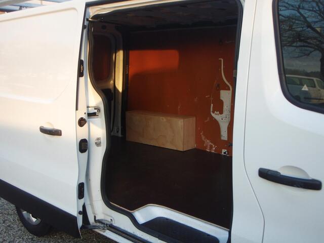 Renault TRAFIC 2.0 dCi Trekhaak navigatie 41359 km Imperiaal L2 bj 22