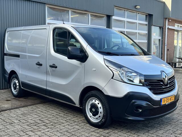 Renault TRAFIC 1.6 dCi L1H1 BTW en BPM VRIJ!! Airco Cruise controle 3-Persoons Telefoonverbinding Parkeersensoren achter 1e eigenaar Euro 6 Dealer onderhouden Ex overheid