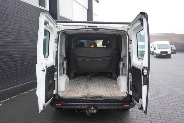 Renault TRAFIC 1.6 dCi 125PK L2 Dubbele Cabine EURO 6 - Airco - Navi - Cruise - ¤ 14.499,- Excl.