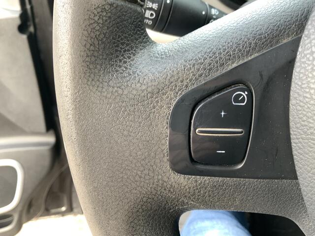 Renault TRAFIC 1.6 dCi T29 L2H1 Dub Cab Dub Schuifdeuren Airco Cruise Camera Trekhaak 2000 kg Alu Velg Euro 6