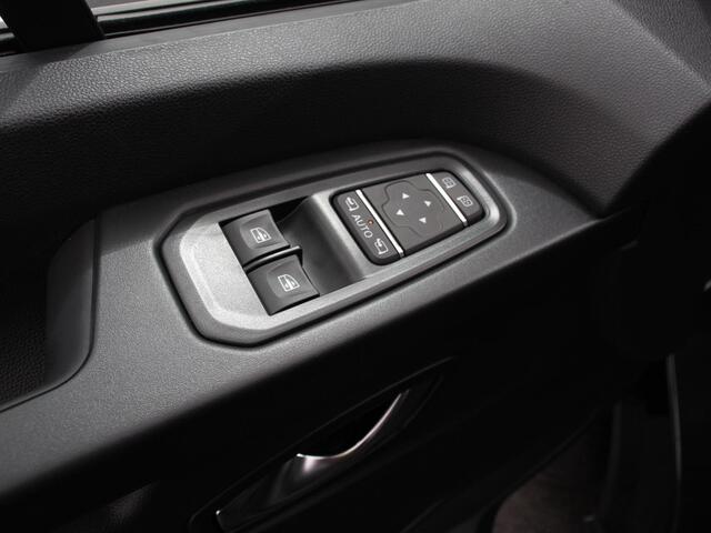 Renault TRAFIC 2.0 Blue dC1 150 EDC T29 L2H1 Extra Dubbele Cabine Navigatie Airco Lichtmetalen velgen Betimmering Trekhaak Camera Parkeer sensoren Dab