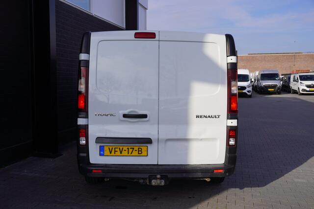 Renault TRAFIC 2.0 dCi 120PK L2 EURO 6 - Airco - Cruise - Trekhaak - ¤10.950,- Excl.