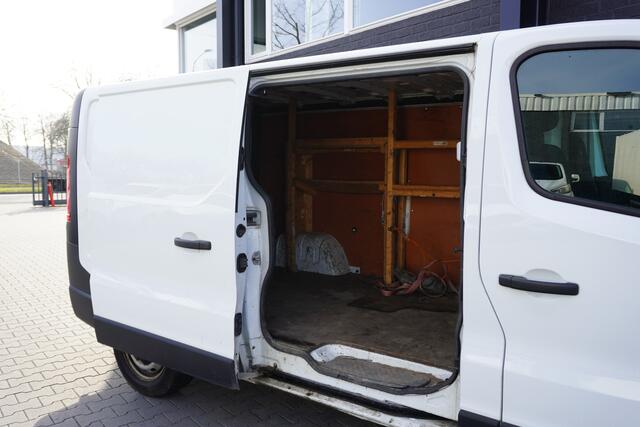 Renault TRAFIC 2.0 dCi 120PK L2 EURO 6 - Airco - Cruise - Trekhaak - ¤10.950,- Excl.