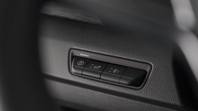 Renault TRAFIC 2.0 Blue dCi EDC 170 T29 L2H1 Extra DC | 6 Zitlplaatsen | Camera | Navigatie | Climate Control | Dubbele Cabine