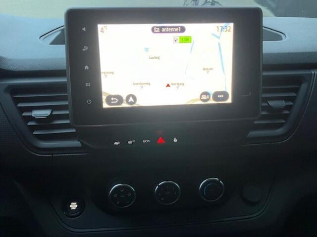 Renault TRAFIC 2.0 D 130pk L1H1 - Navi - Carplay/Android - Camera - sensoren a - trekhaak - all season banden