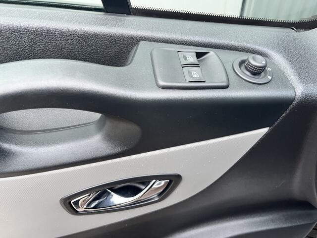 Renault TRAFIC Passenger 1.6 dCi BTW / BPM VRIJ!! marge Lengte 2 Airco Cruise control Navigatie PDC 1e eigenaar Combi Kombi Passenger Groepsvervoer Taxi Personenbus