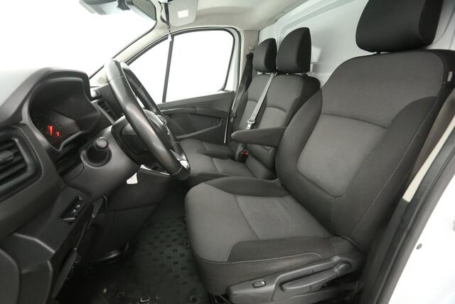 Renault TRAFIC 2.0 dCi L2H1 | Airco | Cruise | 3 Zits | Camera | Stoelverw. | Parkeersens.