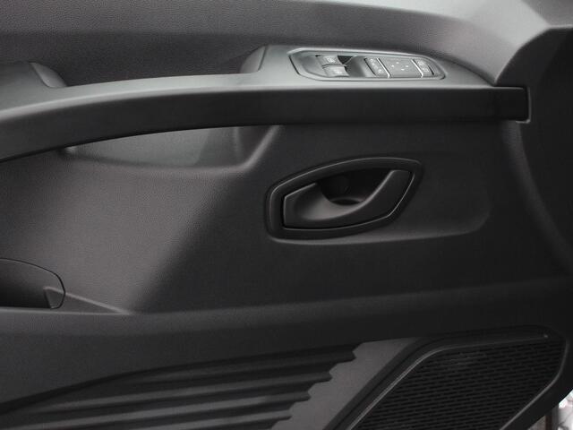 Renault TRAFIC 2.0 Blue dCi 150 T30 L2H1 Advance Dubbele cabine Navigatie Airco Lichtmetalen velgen Betimmering Trekhaak Camera Parkeer sensoren Dab