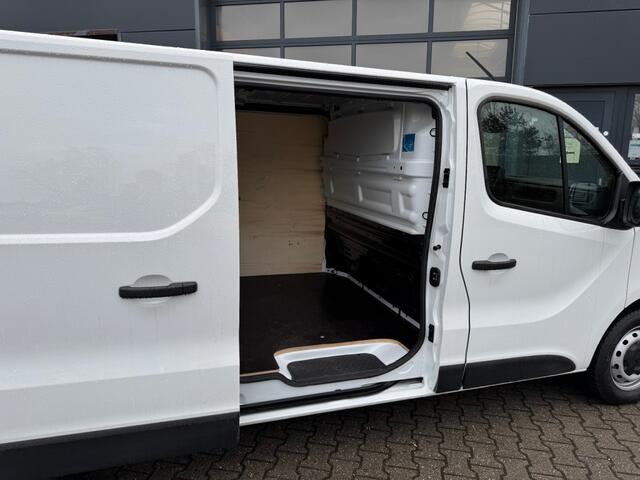 Renault TRAFIC 2.0D 130 pk L2 H1 Apple/Android - camera - trekhaak - sensoren v/a/z - betimmering