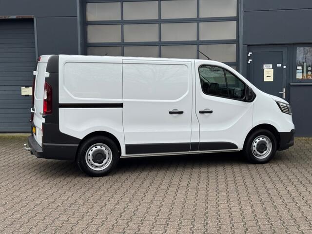 Renault TRAFIC 2.0 D 130pk L1H1 Apple/Android - camera - sensoren v/a/z - trekhaak - All season banden