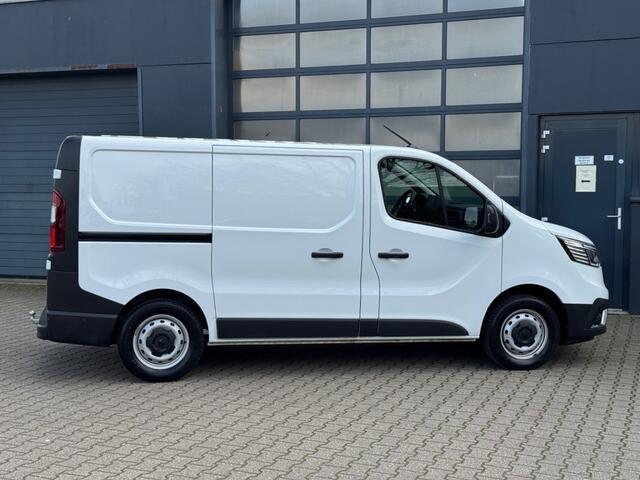 Renault TRAFIC 2.0 D 130pk L1H1 - Navi/Carplay/Android - Camera - sensoren v/a/zijkant - betimmering - all season
