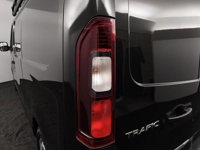 Renault TRAFIC 2.0 dCi 110 T30 L2H1 Comfort | Parkeersensor | Trekhaak | Imperiaal | Navigatie | Cruie controle |